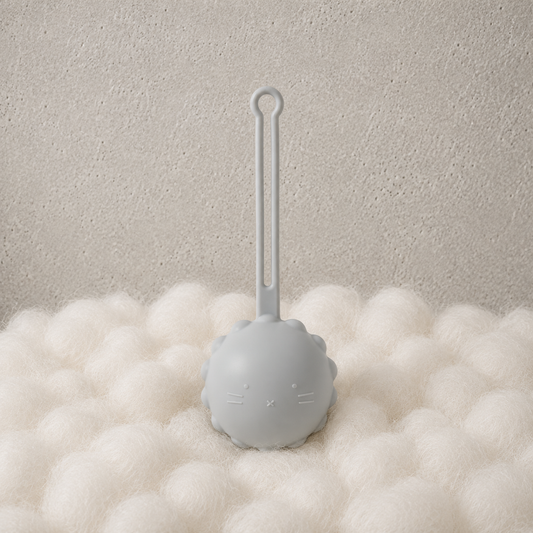 Henny Silicone Dummy Holder | Nordic Kids