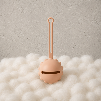 Henny Silicone Dummy Holder | Nordic Kids